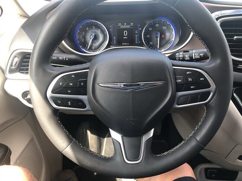 2023 Chrysler Voyager
