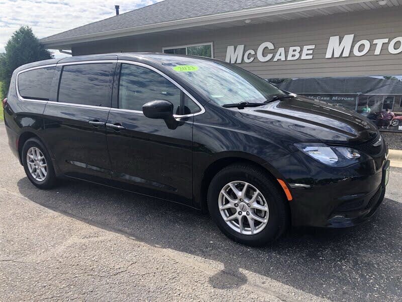 2023 Chrysler Voyager