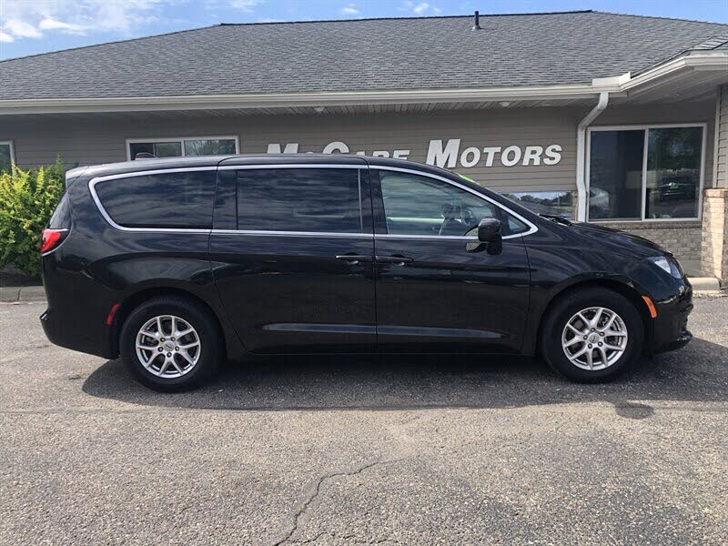 2023 Chrysler Voyager