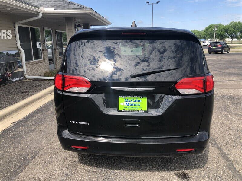 2023 Chrysler Voyager