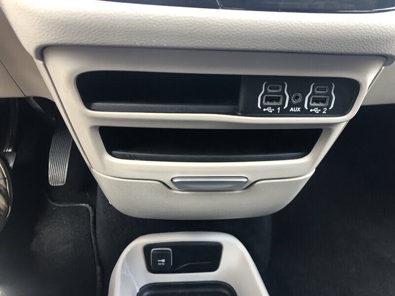 2023 Chrysler Voyager