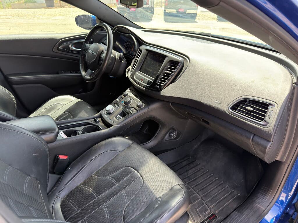 2016 Chrysler 200