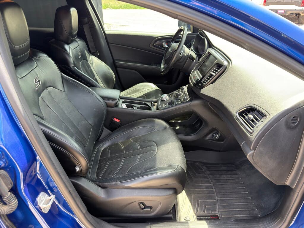 2016 Chrysler 200