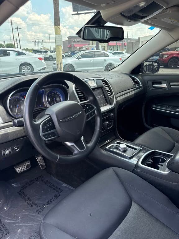 2018 Chrysler 300