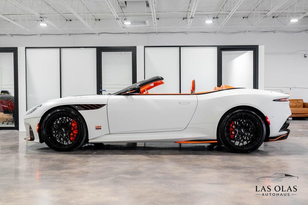 2023 Aston Martin DBS