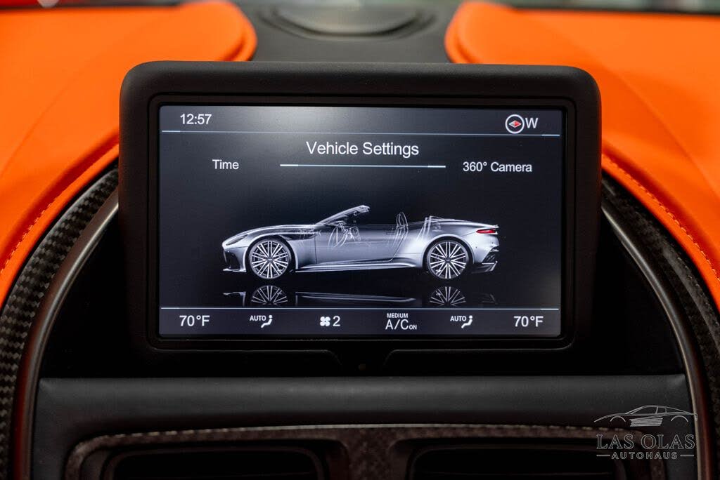 2023 Aston Martin DBS