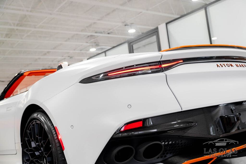 2023 Aston Martin DBS