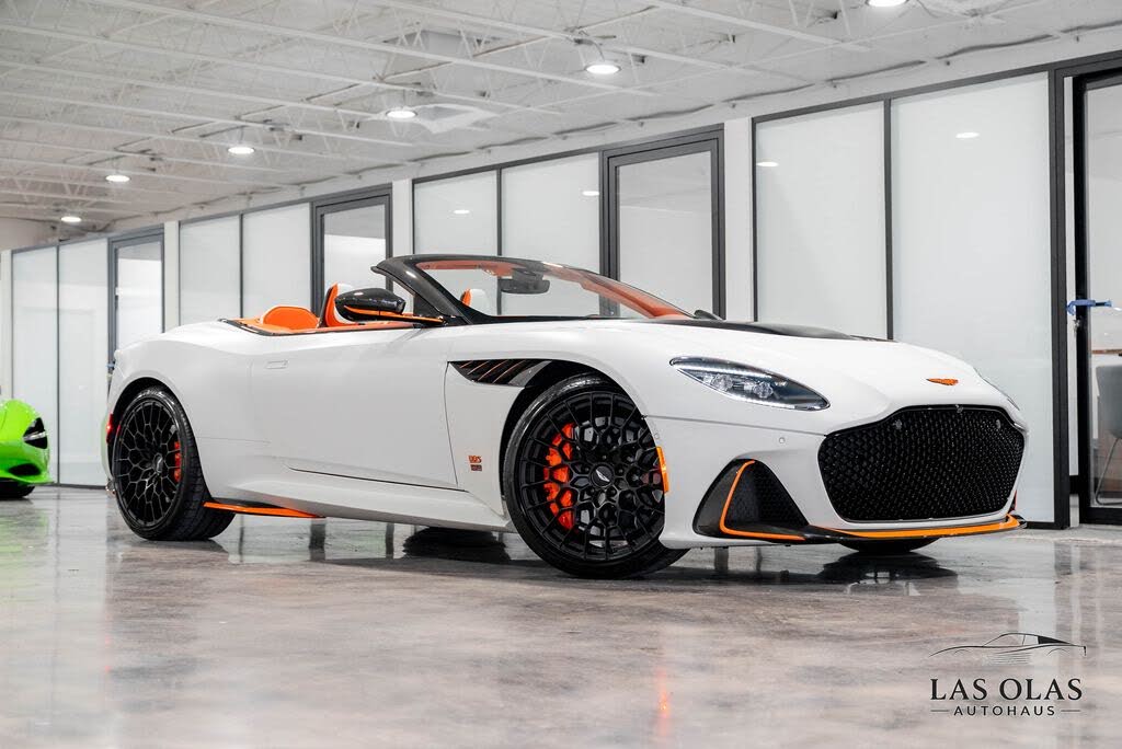 2023 Aston Martin DBS