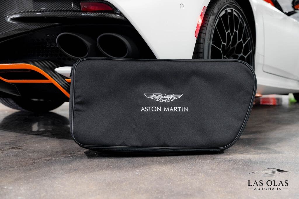 2023 Aston Martin DBS