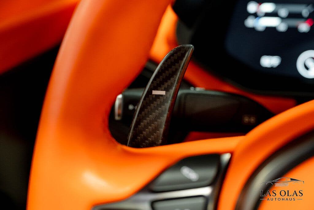 2023 Aston Martin DBS
