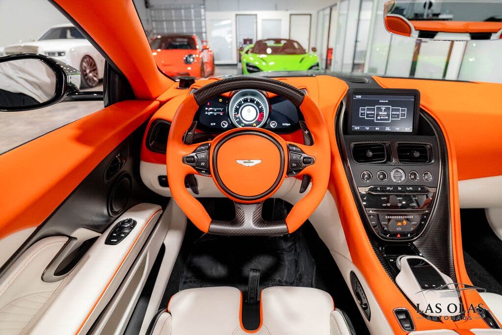 2023 Aston Martin DBS