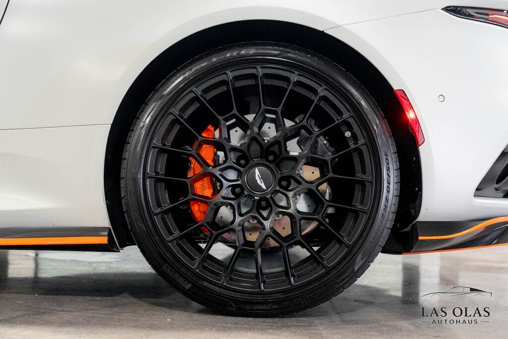 2023 Aston Martin DBS