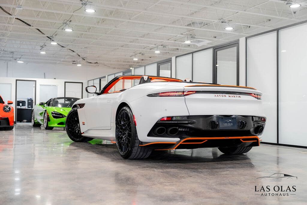 2023 Aston Martin DBS