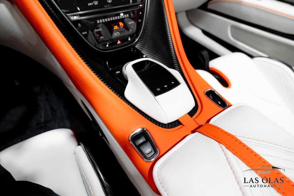 2023 Aston Martin DBS