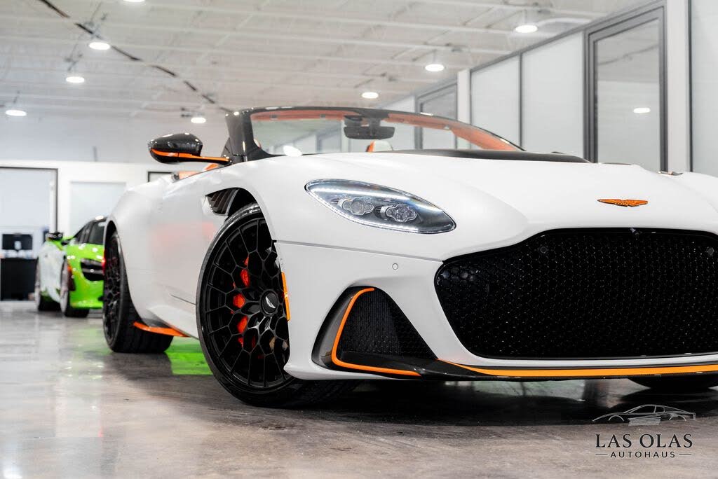 2023 Aston Martin DBS
