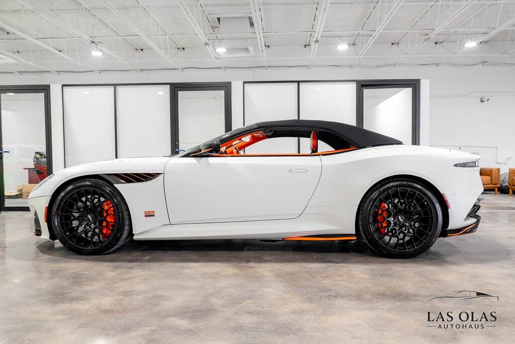 2023 Aston Martin DBS