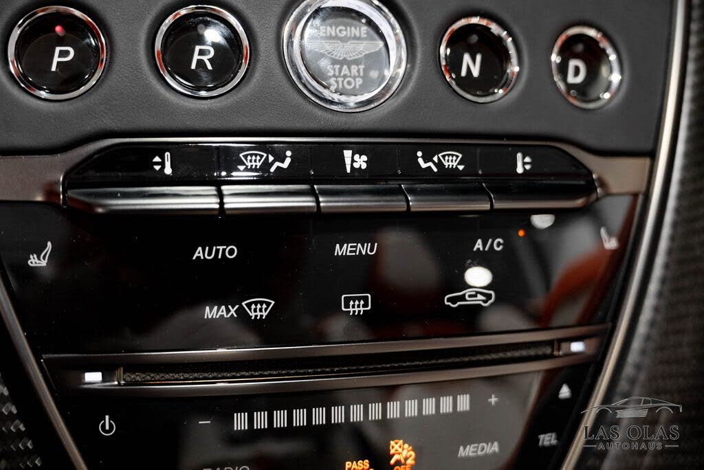 2023 Aston Martin DBS