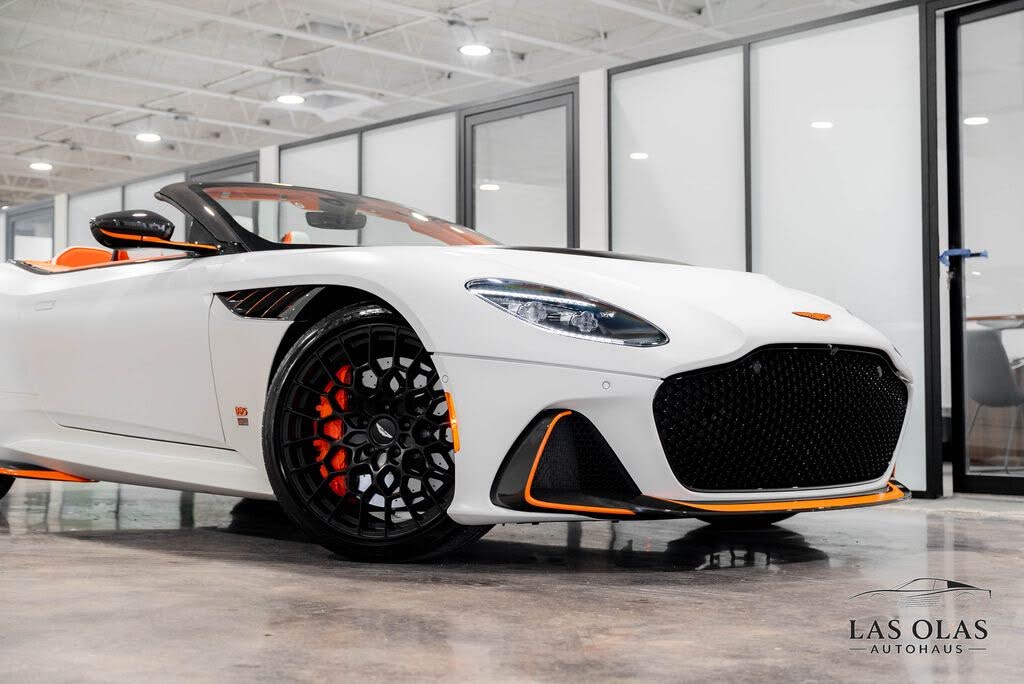 2023 Aston Martin DBS