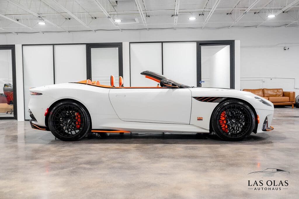 2023 Aston Martin DBS