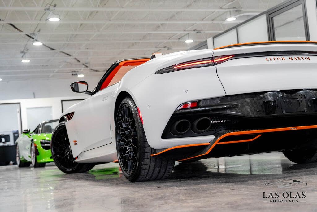 2023 Aston Martin DBS