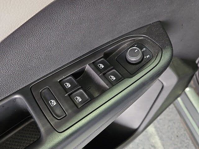 2025 Volkswagen Taos