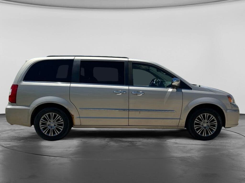 2014 Chrysler Town and Country