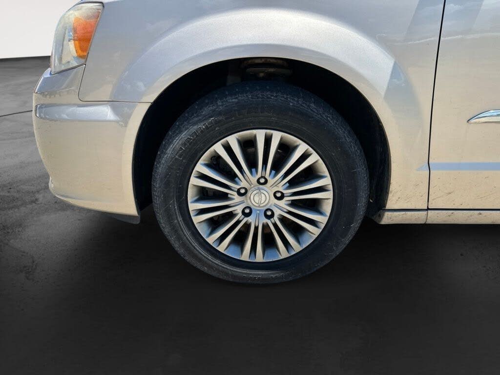 2014 Chrysler Town and Country