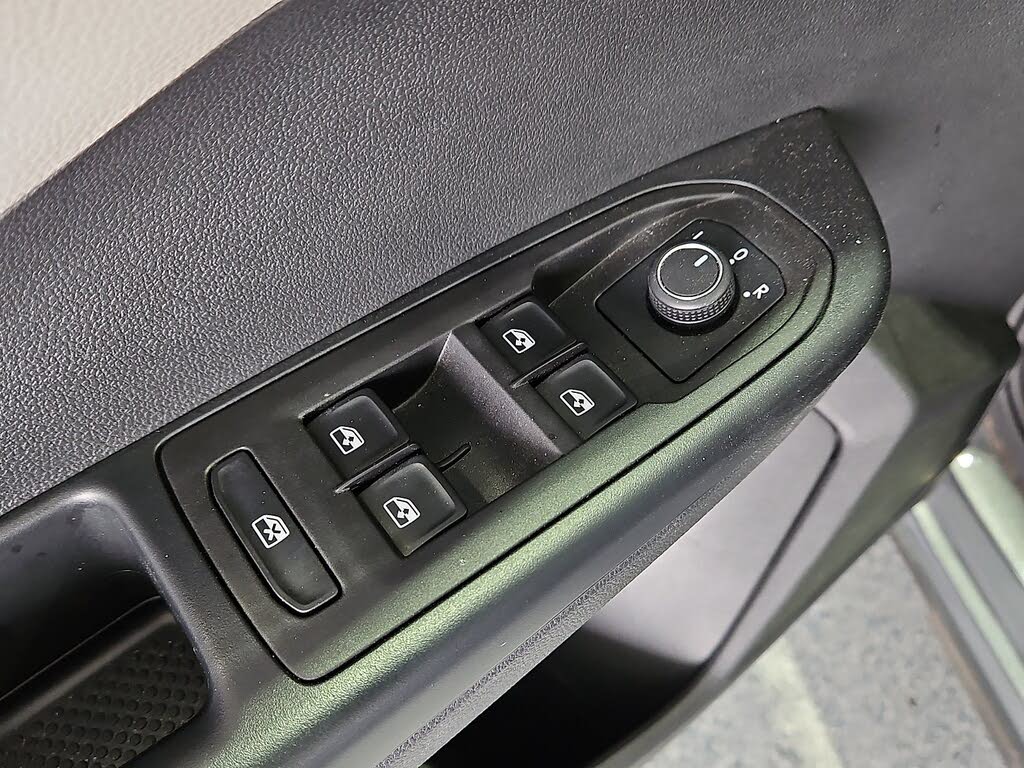 2025 Volkswagen Taos