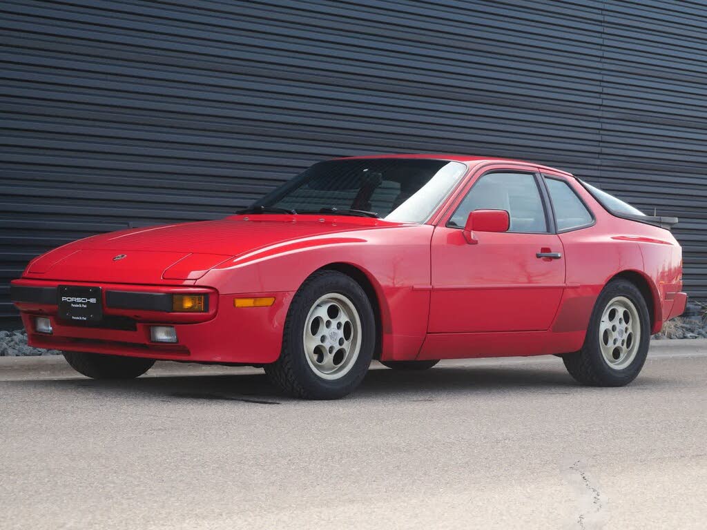 Porsche 944