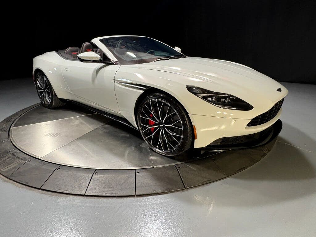 Aston Martin DB11 Volante