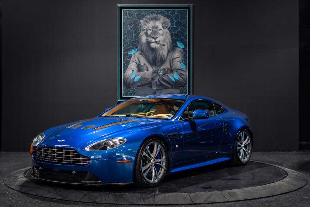 Aston Martin V12 Vantage