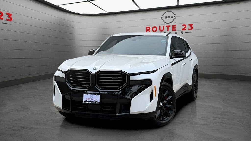 2023 BMW XM Base